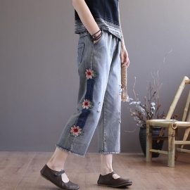 Broek Met Rechte Pijpen En Geborduurde Bloemen In Etnische Stijl