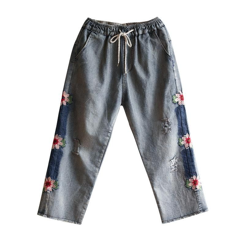 Broek Met Rechte Pijpen En Geborduurde Bloemen In Etnische Stijl